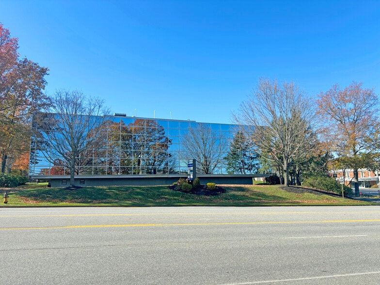 166 S River Rd, Bedford, NH for lease - Building Photo - Image 2 of 7