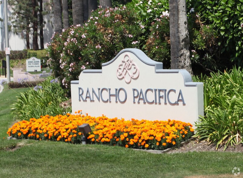 20001-20021 S Rancho Way, Rancho Dominguez, CA à louer - Photo du bâtiment - Image 2 de 4