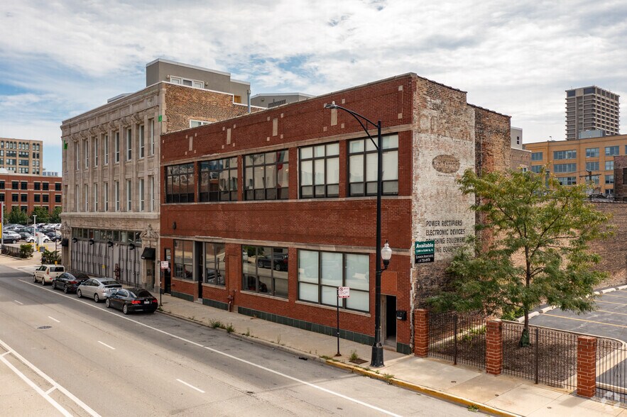 1023-1027 W Jackson Blvd, Chicago, IL for lease - Building Photo - Image 1 of 13