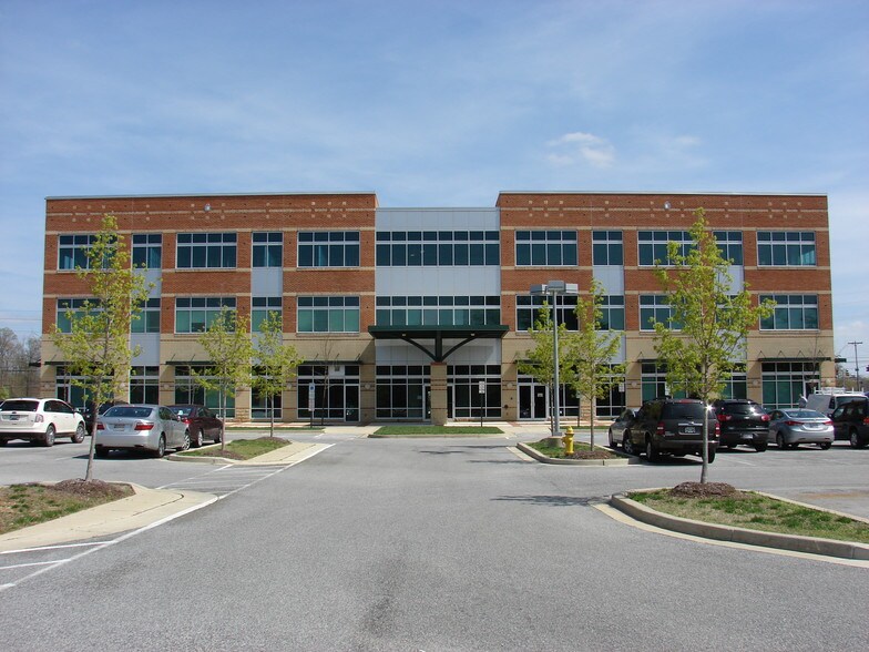 4475 Regency Pl, White Plains, MD à louer - Photo du bâtiment - Image 3 de 4