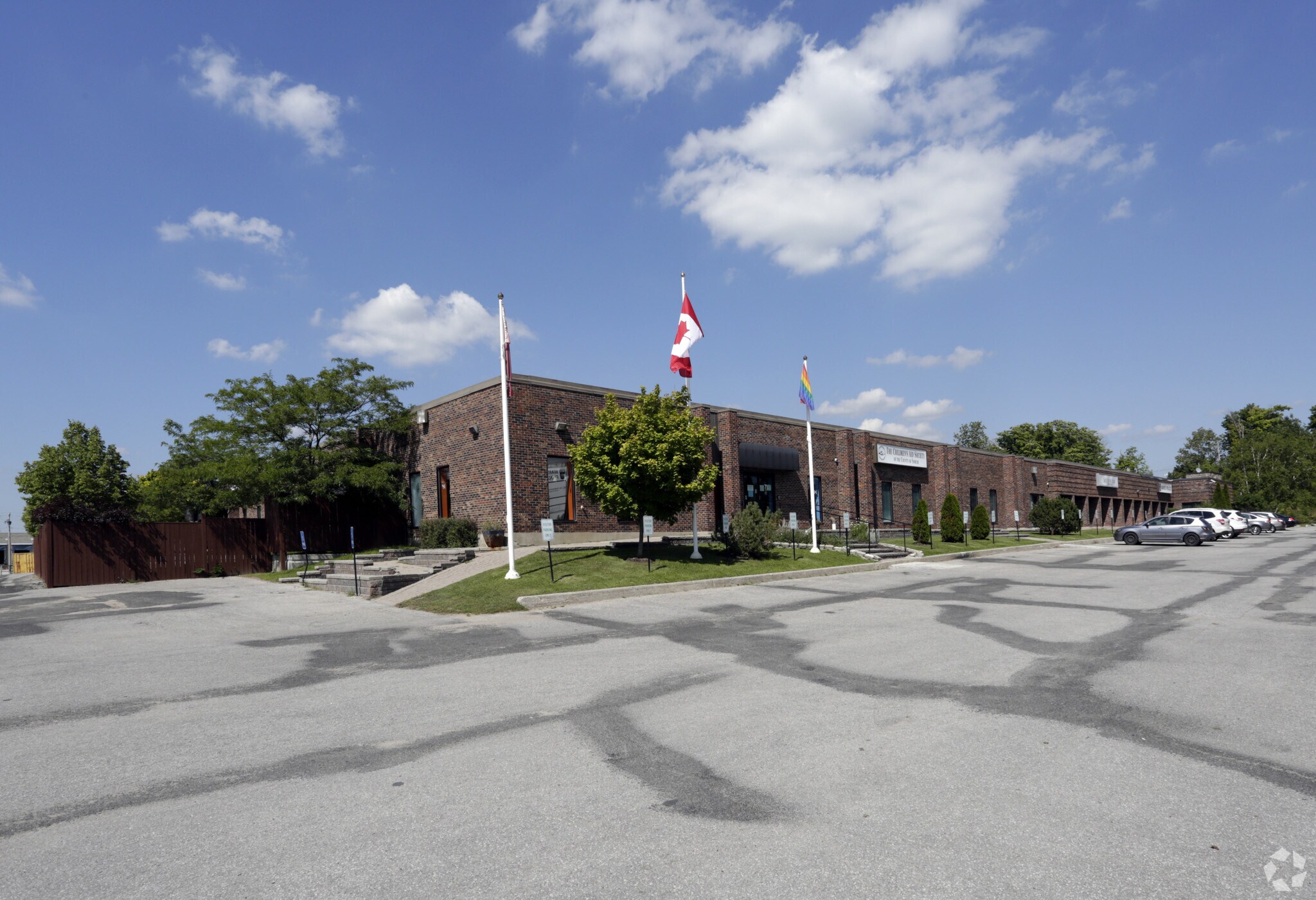 60 Bell Farm Rd, Barrie, ON for sale Primary Photo- Image 1 of 1