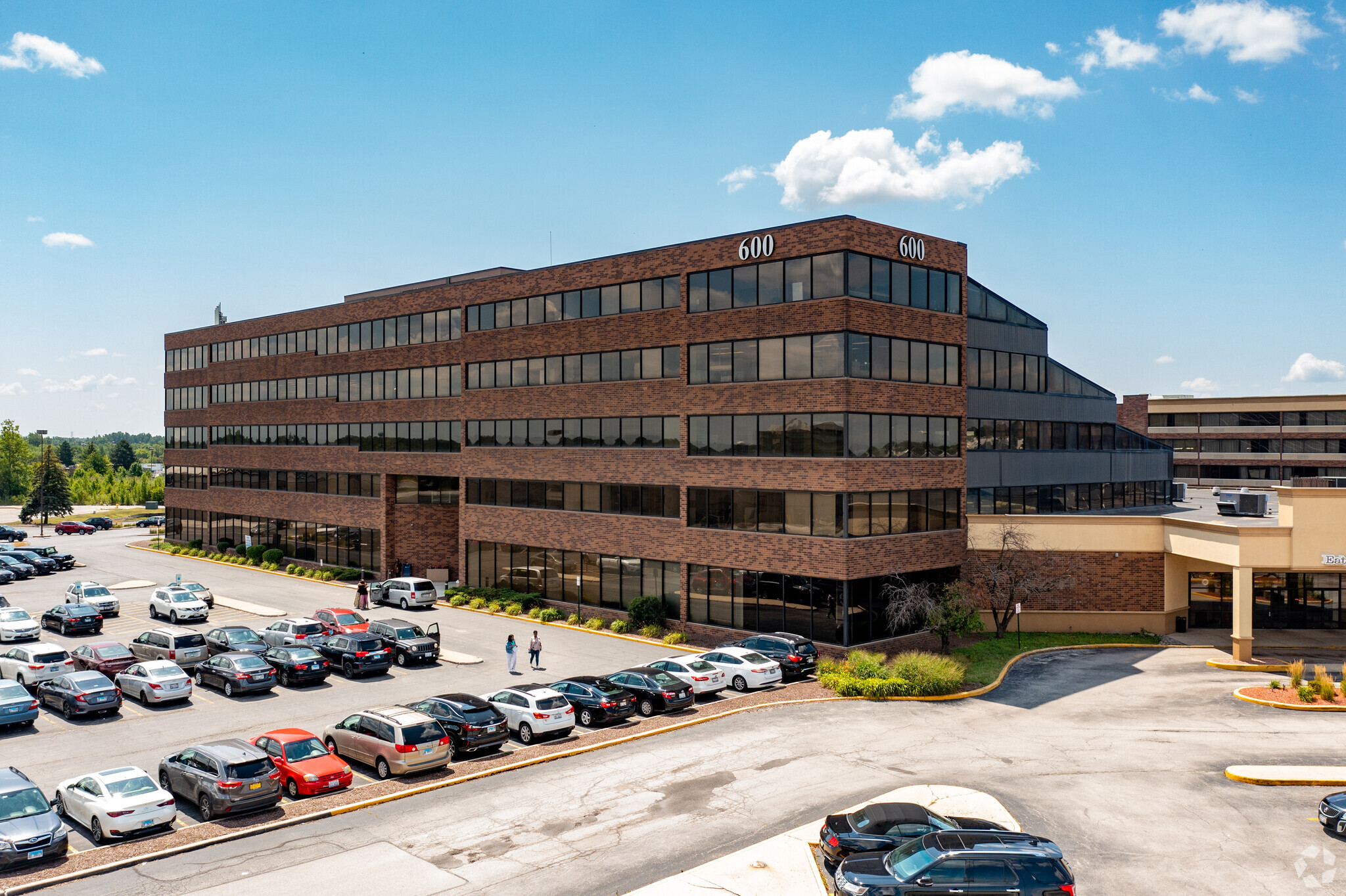 600 Holiday Plaza Dr, Matteson, IL for lease Building Photo- Image 1 of 8