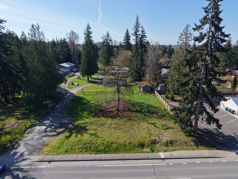 8906 20th St SE, Lake Stevens, WA à vendre - Photo du bâtiment - Image 2 de 3