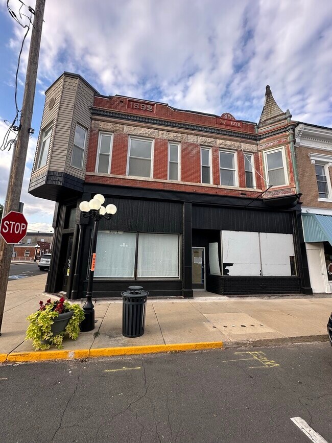 More details for 202 E Center St, Le Roy, IL - Retail for Lease