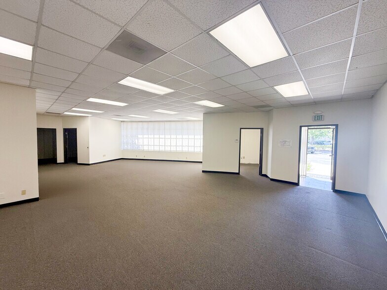 3505 Cadillac Ave, Costa Mesa, CA à vendre - Photo intérieure - Image 3 de 7