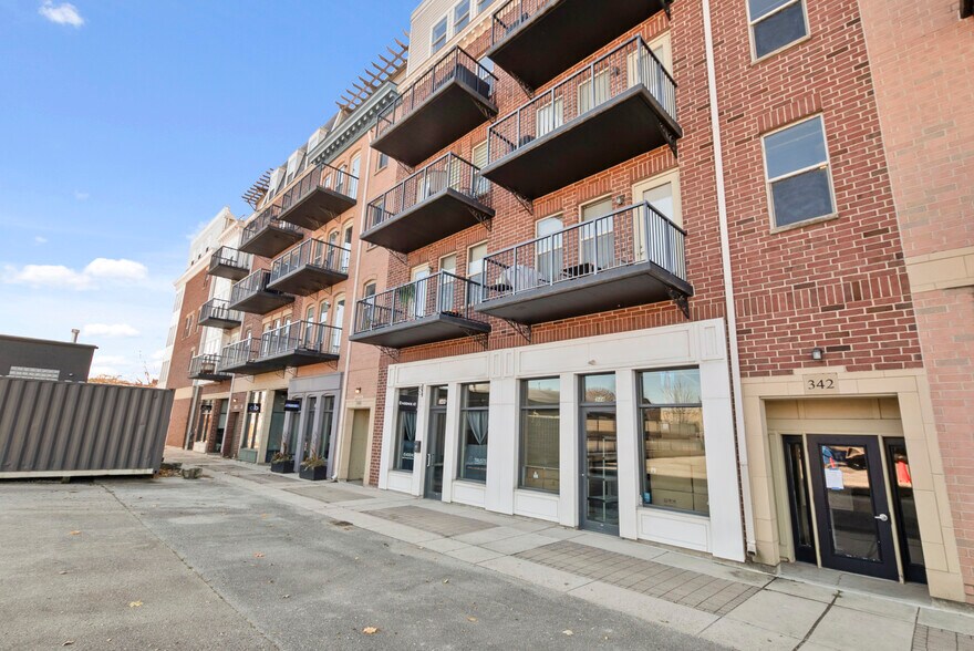 350 River St, Lemont, IL à louer - Photo du bâtiment - Image 2 de 12