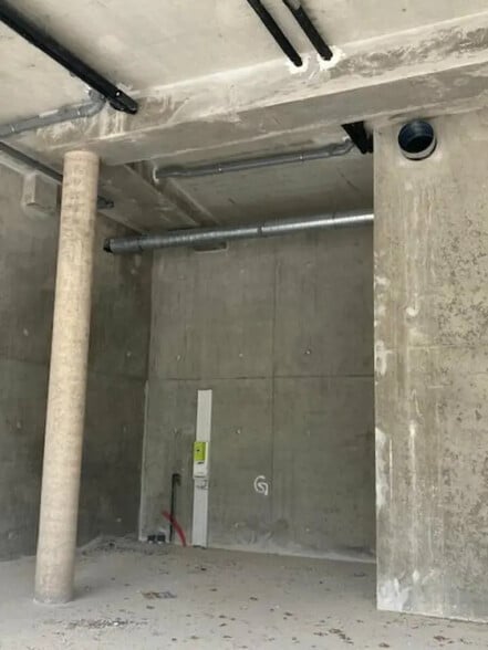 Commerce de détail dans Savigny-le-Temple à louer - Photo intérieure - Image 3 de 8