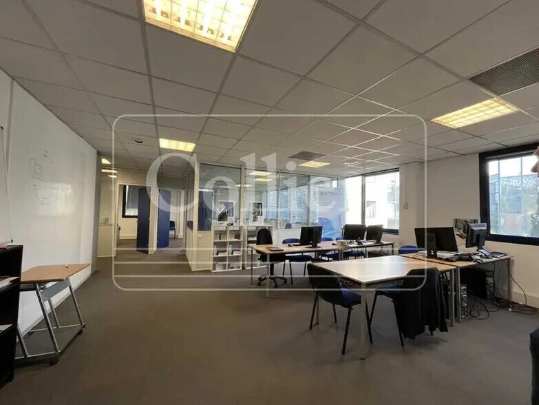 1 Rue Mahatma Gandhi, Aix-en-Provence for lease - Interior Photo - Image 2 of 7