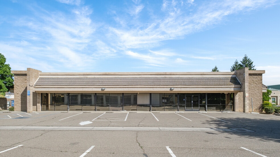 4610 W Jacquelyn Ave, Fresno, CA for sale - Building Photo - Image 3 of 4