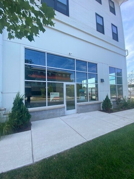 75 Cowls Rd, Amherst, MA à louer - Photo du bâtiment - Image 3 de 8