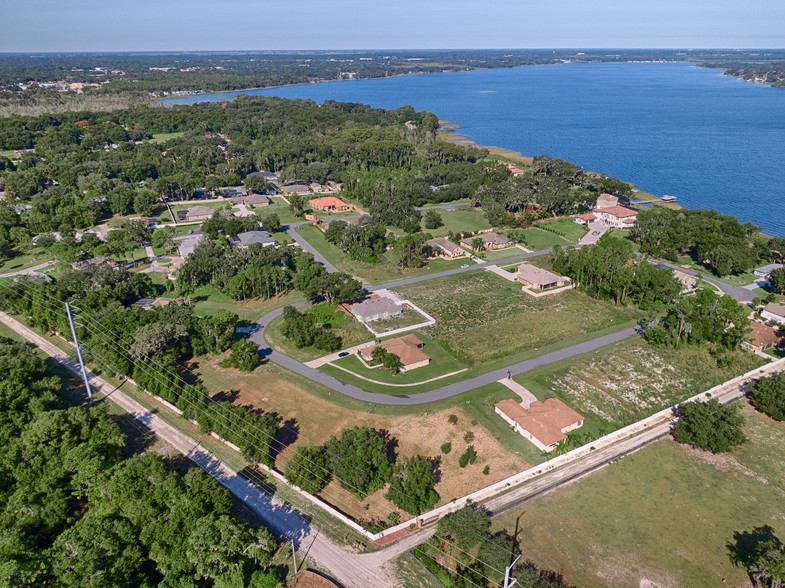 Oaks Shores Rd, Leesburg, FL à vendre - Photo du bâtiment - Image 1 de 1