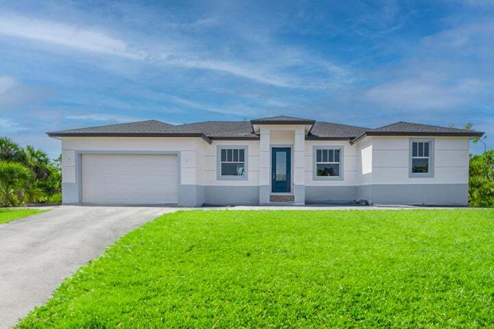 15101 Brainbridge Cir, Port Charlotte, FL à vendre - Photo du bâtiment - Image 3 de 20