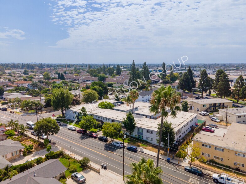 10442 Lampson Ave, Garden Grove, CA à vendre - Photo du bâtiment - Image 1 de 19
