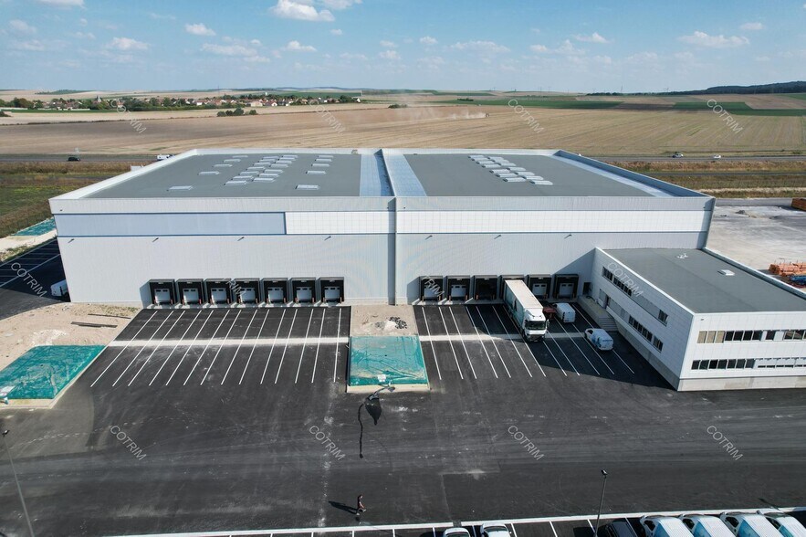 Industrial in Reims for lease - Building Photo - Image 3 of 4