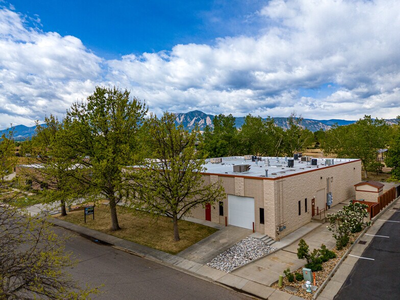 3095 Sterling Cir, Boulder, CO à louer - Photo du bâtiment - Image 2 de 8