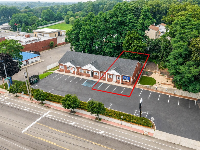 201 Portion Rd, Ronkonkoma, NY à louer - Photo du bâtiment - Image 3 de 34