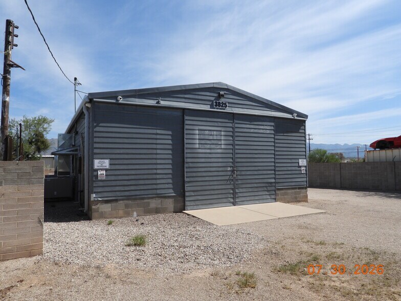 3825 Hardy Dr, Tucson, AZ for lease - Building Photo - Image 3 of 8