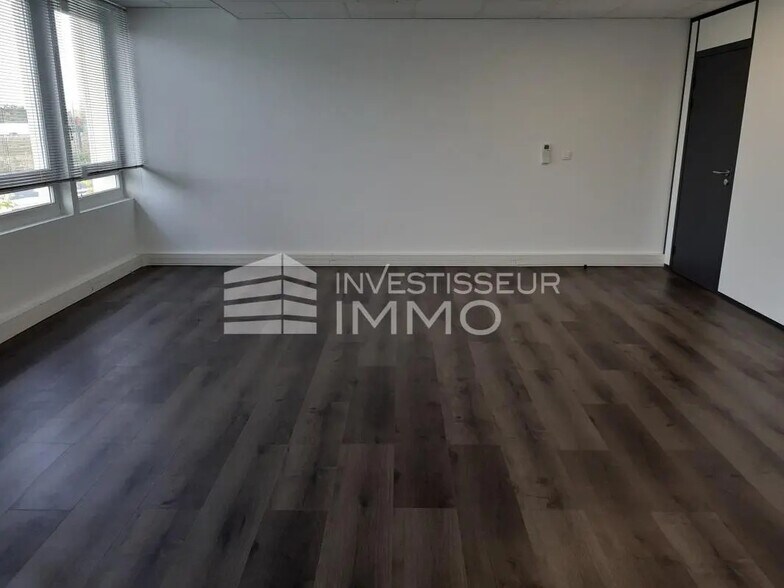 Bureau dans Ris-Orangis à louer - Photo intérieure - Image 3 de 5