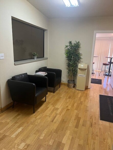 4770 W Nevso Dr, Las Vegas, NV for lease - Building Photo - Image 2 of 6