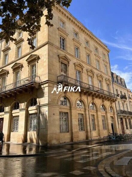 Office in Bordeaux for lease - Building Photo - Image 2 of 6