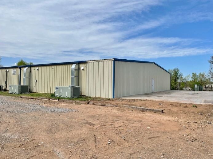 5909 Aero Dr, Tuttle, OK à louer - Photo du bâtiment - Image 2 de 11