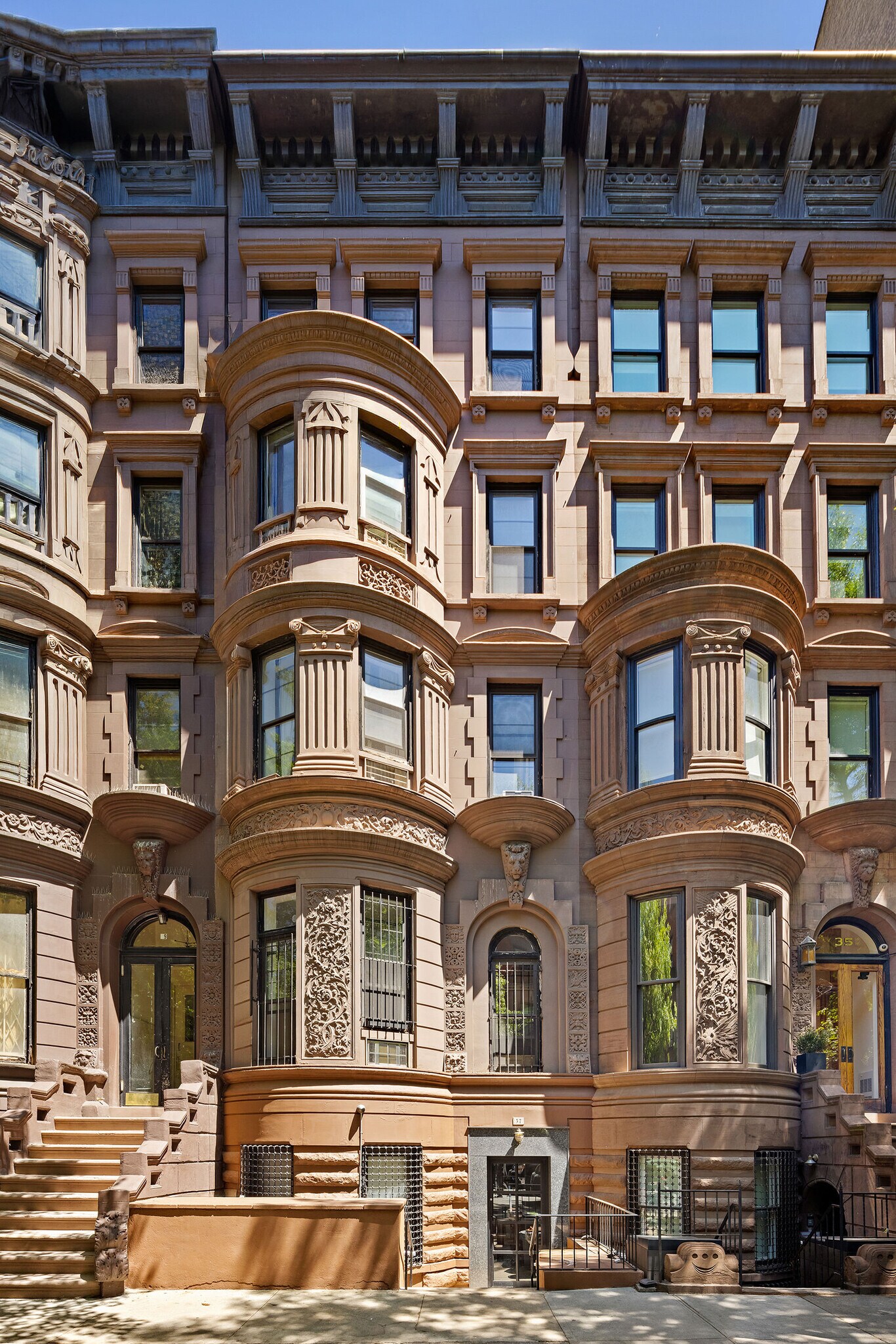 37 W 71st St, New York, NY à vendre Photo du bâtiment- Image 1 de 11