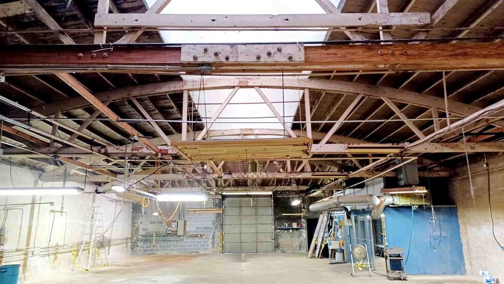 1320 N Cicero Ave, Chicago, IL for sale - Interior Photo - Image 2 of 5