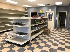 438 3rd Ave SE, Rochester, MN for lease Interior Photo- Image 2 of 8