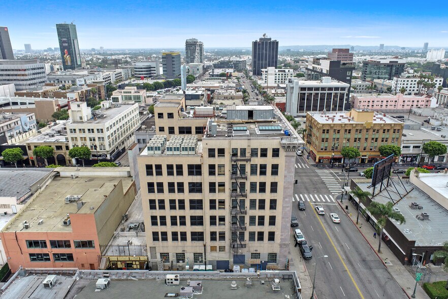 6381 Hollywood Blvd, Hollywood, CA à louer - Photo du bâtiment - Image 3 de 13