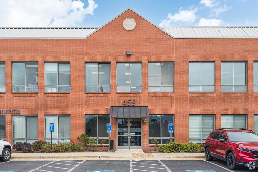 459 Herndon Pky, Herndon, VA à louer - Photo du bâtiment - Image 2 de 4
