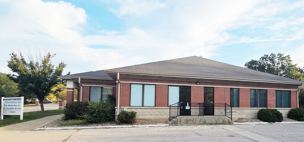 1002 Peruque Crossing Ct, O'Fallon, MO à louer - Photo du bâtiment - Image 2 de 2