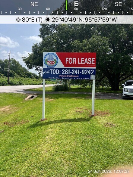 34507 FM 1093, Simonton, TX à louer - Photo du bâtiment - Image 2 de 12