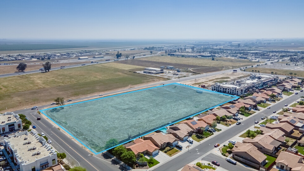 555 Dover Pkwy, Delano, CA for sale - Building Photo - Image 2 of 14