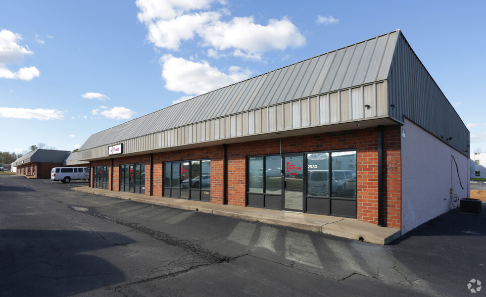 2930-2954 Bells Rd, Richmond, VA for lease - Building Photo - Image 1 of 7