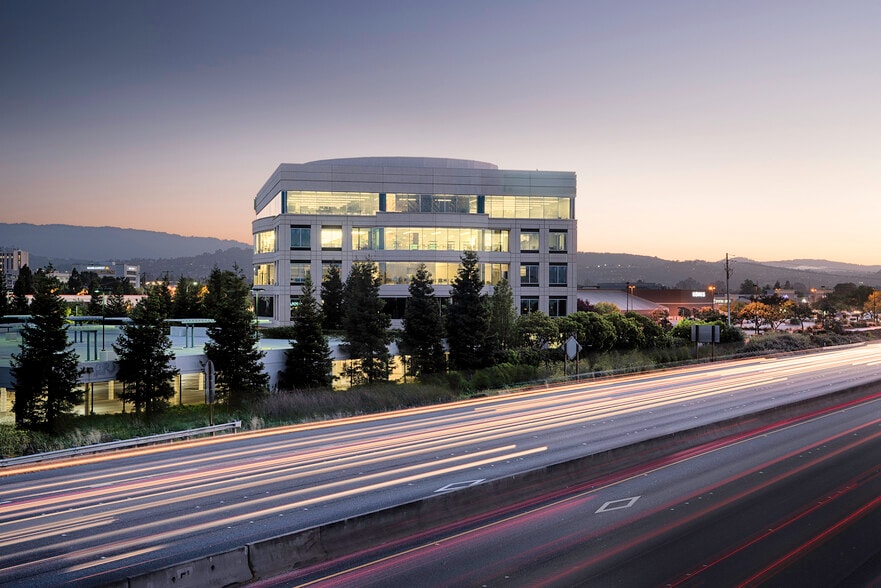 305 Walnut St, Redwood City, CA for lease - Building Photo - Image 1 of 8