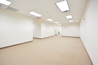 17300 Chenal Pky, Little Rock, AR for lease Interior Photo- Image 2 of 6