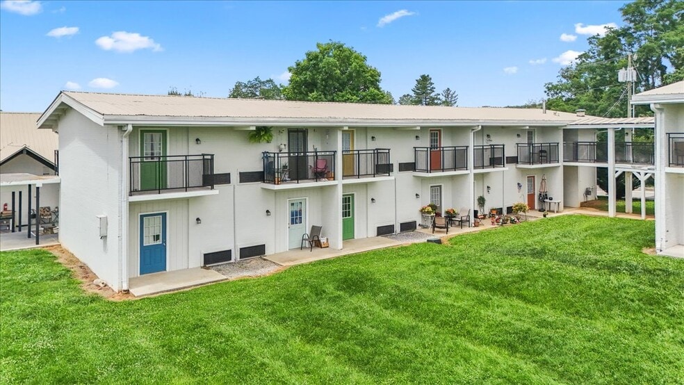15589 Lee Hwy, Bristol, VA for sale - Building Photo - Image 3 of 23