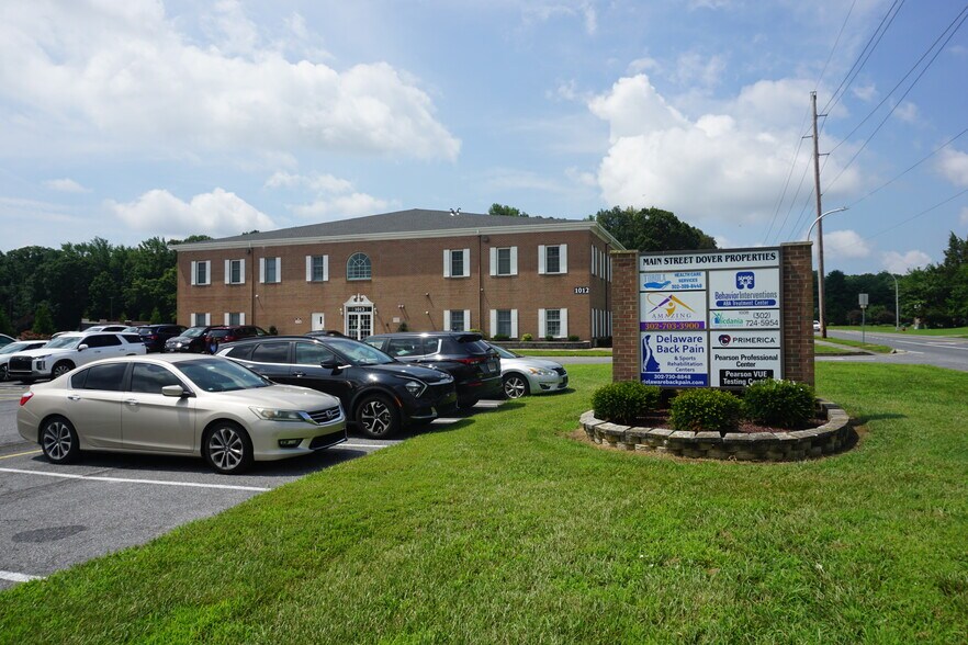 1012 W State College Rd, Dover, DE à louer - Photo du bâtiment - Image 1 de 9