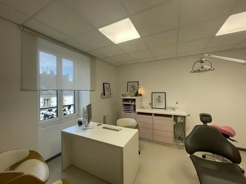 Office in Lorient for sale Interior Photo- Image 1 of 11