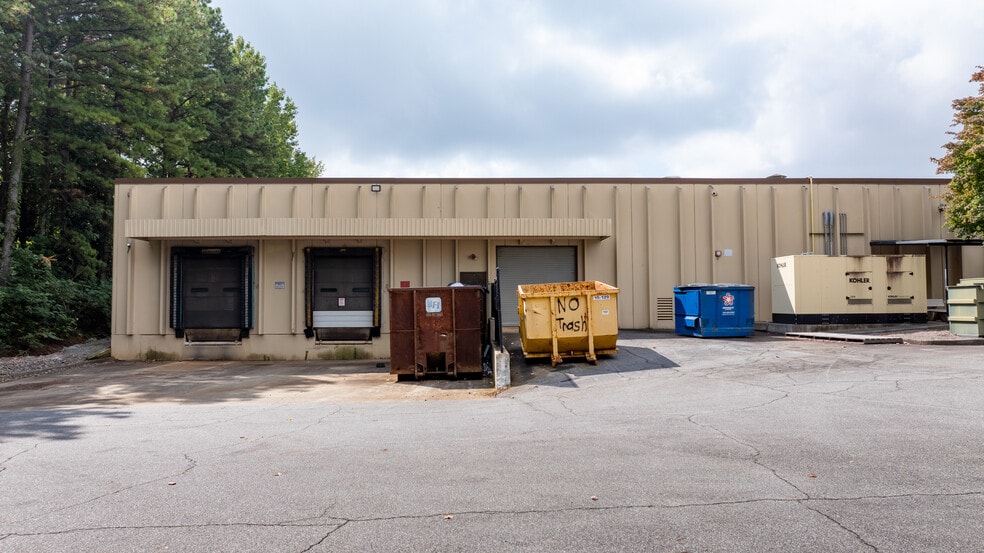 1300 Cobb Industrial Dr, Marietta, GA à vendre - Photo du bâtiment - Image 3 de 9