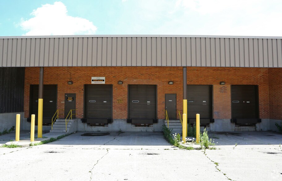 6310-6344 W Gross Point Rd, Niles, IL à louer - Photo du bâtiment - Image 2 de 5