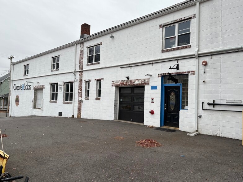 37 E Washington Ave, Washington, NJ for lease - Building Photo - Image 3 of 7