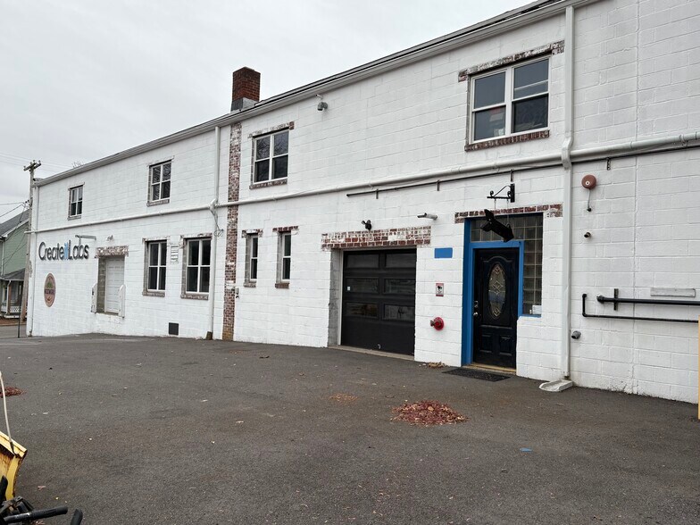 37 E Washington Ave, Washington, NJ à louer - Photo du bâtiment - Image 3 de 7