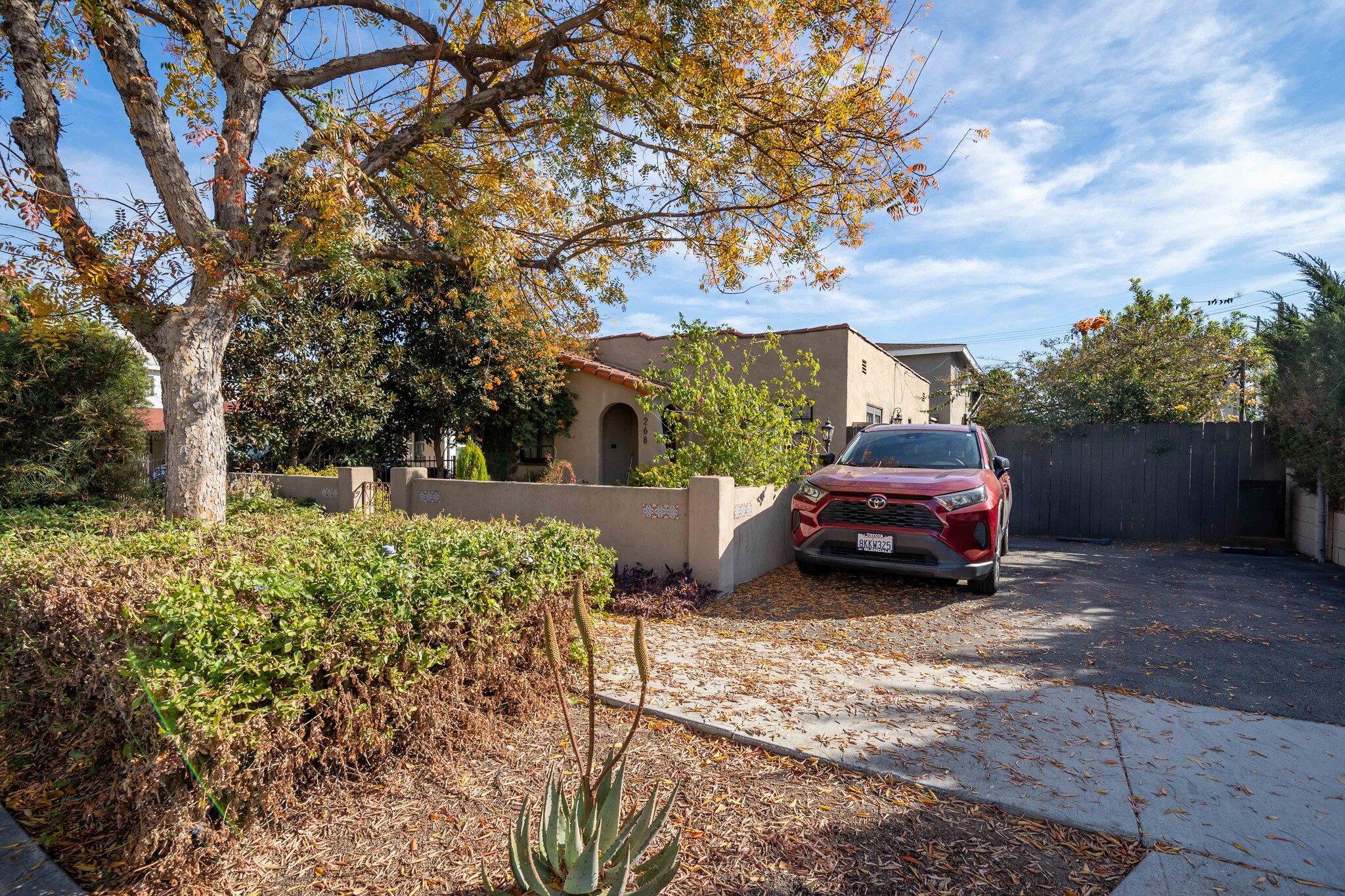 268 W Ash Ave, Burbank, CA à vendre Photo du bâtiment- Image 1 de 36