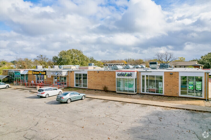 9027 Northgate Blvd, Austin, TX à louer - Photo du bâtiment - Image 2 de 4