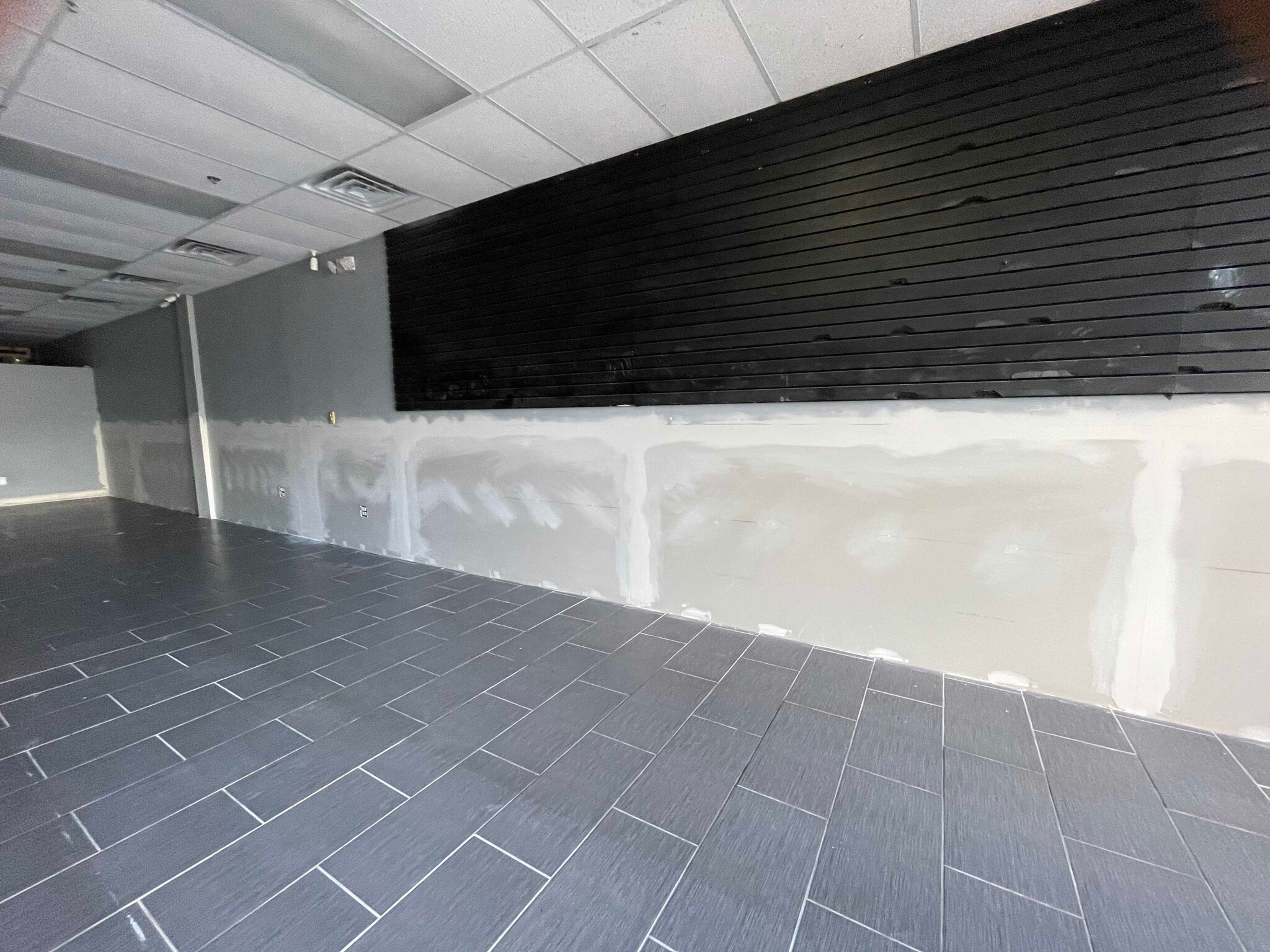 4003 S Plainfield-Naperville Rd, Naperville, IL à louer Photo intérieure- Image 1 de 12