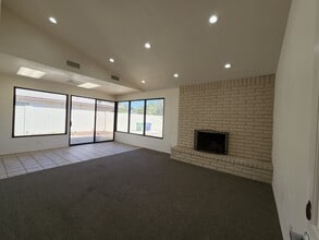 445 W Dakota Ave, Fresno, CA à vendre Photo intérieure- Image 1 de 5