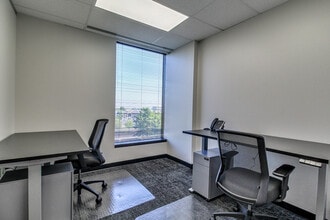 3030 NW Expressway, Oklahoma City, OK for lease Building Photo- Image 1 of 2