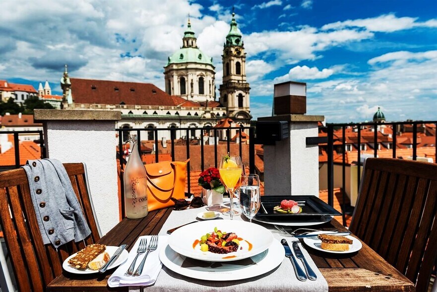  à vendre - Photo du bâtiment - Image 3 de 28