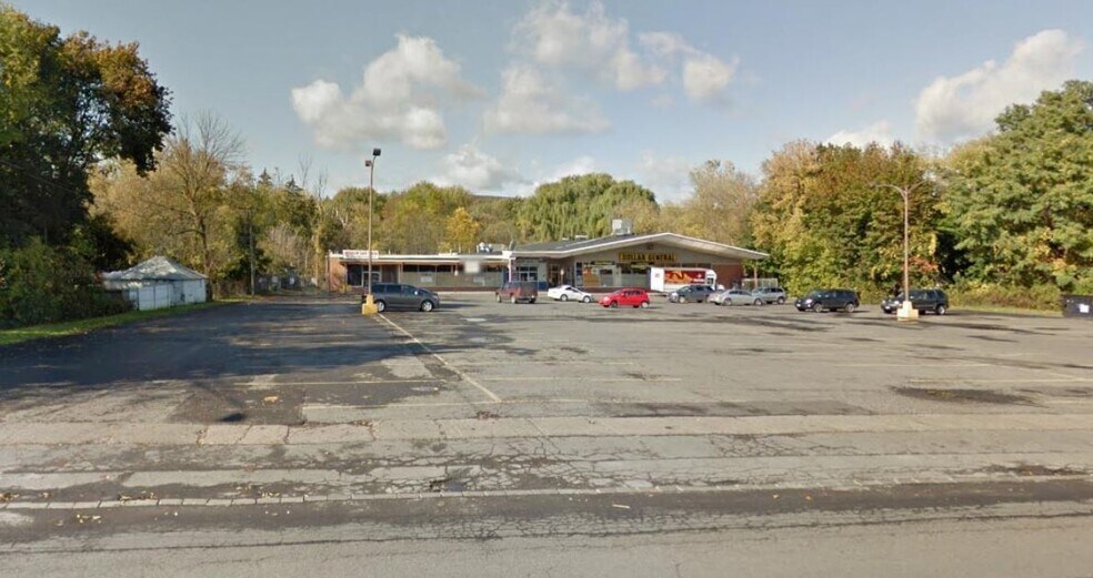 6320 S Salina Ave, Nedrow, NY à louer - Photo du bâtiment - Image 2 de 2